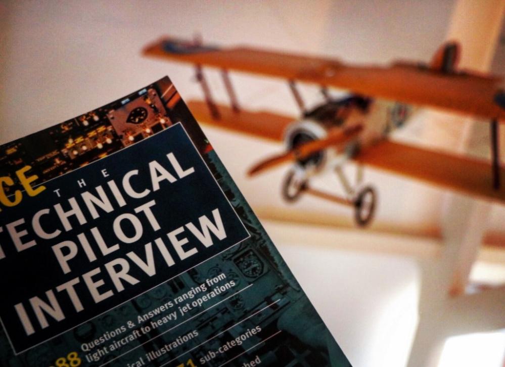 ¿Cómo pueden los clubes de lectura ayudar a los pilotos a mejorar sus habilidades de comunicación?